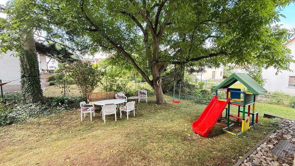 Charmantes Einfamilienhaus in ruhiger Lage von Nbg.-Worzeldorf! 4 zimmer