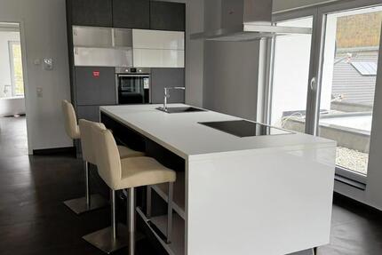 Haus Gummersbach Berstig Süd - 2 Zimmer, 200 m&sup2;, 1.720&euro; | Angebot:26660197