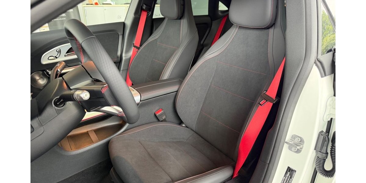 Mercedes-Benz CLA 200 AMG+Massage+AHK+Superscreen+Burmester AMG 4.000 km 57.990 &euro; Westendorf 86707