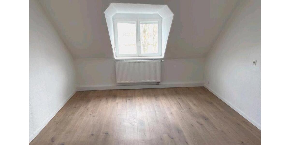 Dachgeschoßwohnung Klipphausen - 2 Zimmer, 65 m&sup2;, 650&euro; | Angebot:25937734