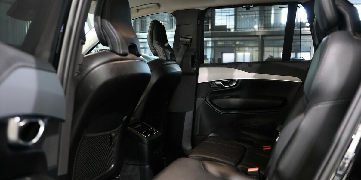 Volvo XC90 PLUS-BRIGHT RECHARGE AWD P-HEV T8 7-SITZER 79.000 km 48.888 &euro; Hamm 59077