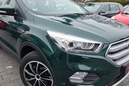 Ford Kuga 125.000 km 7.950 &euro; Westoverledingen 26810