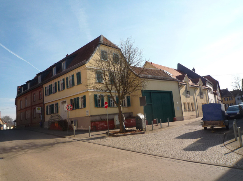 Wohn- und Geschäftshaus in Wiesbaden Igstadt zu verkaufen zimmer