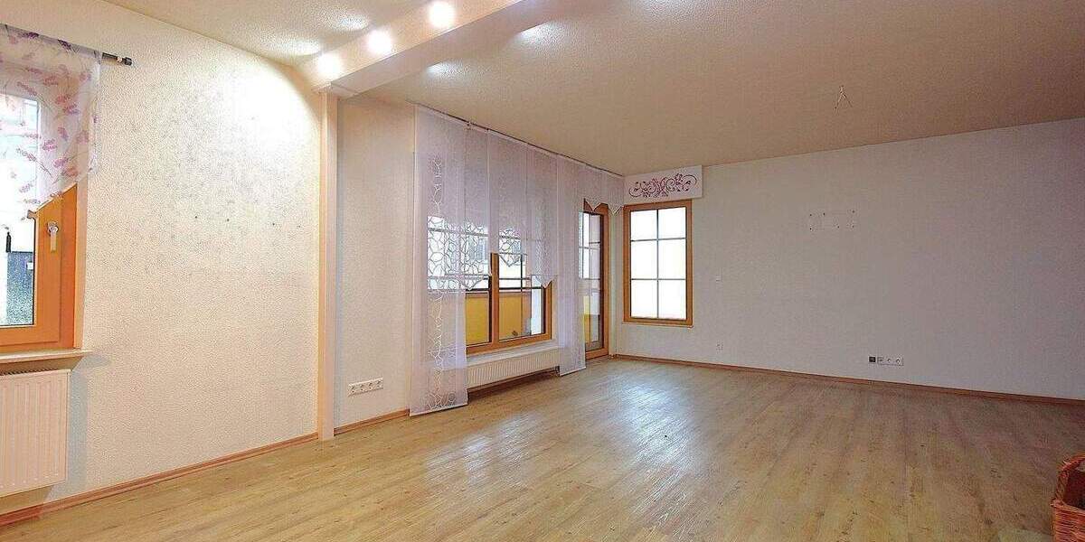 Mehrfamilienhaus, Wohnhaus Böbingen an der Rems Böbingen - 7 Zimmer, 224 m&sup2;, 600.000&euro; | Angebot:26418141