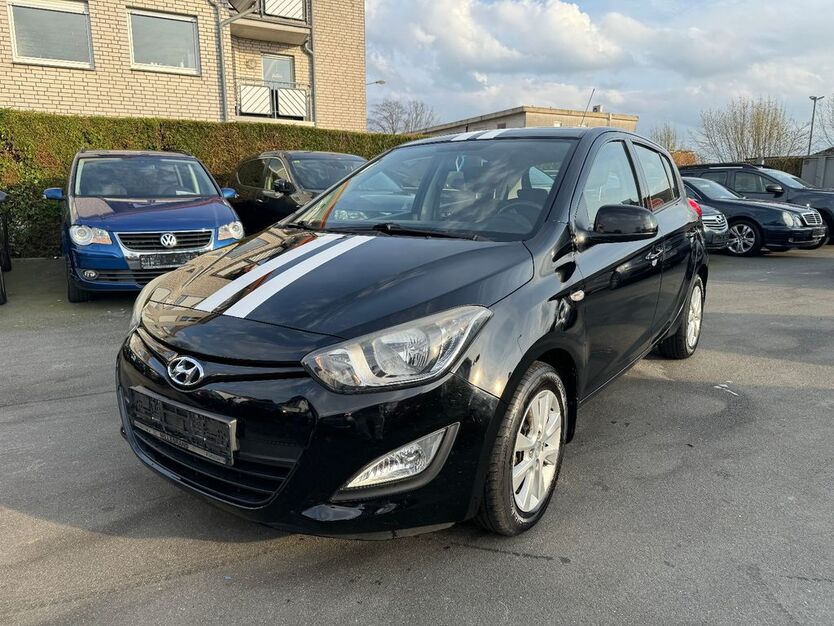 Hyundai i20 173.000 km 3.900 € Paderborn 33100