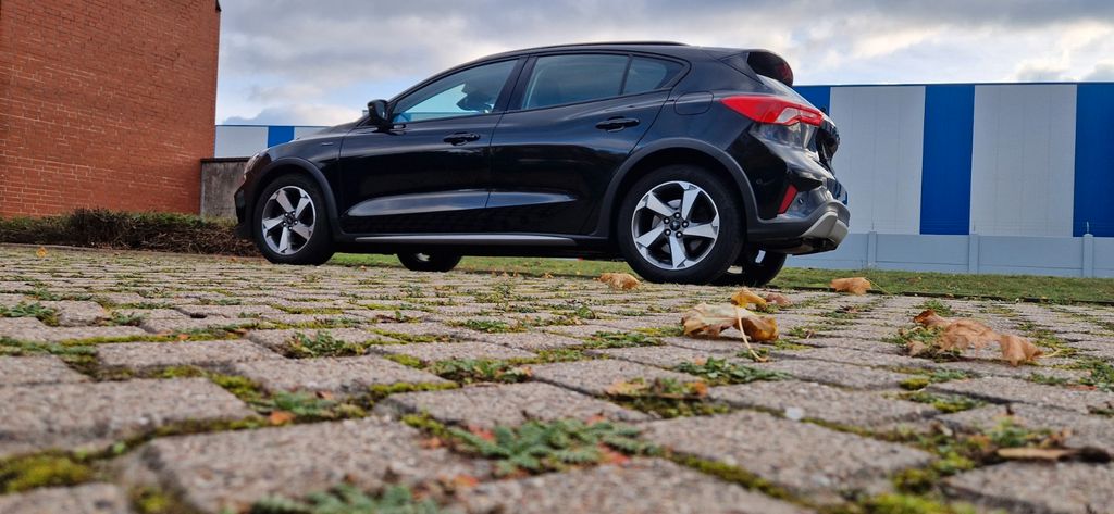 Ford Focus 181.796 km 11.877 &euro; Langenhagen 30853