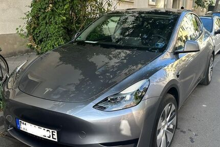Tesla Model Y 17.000 km 34.973 &euro; Düsseldorf 40476