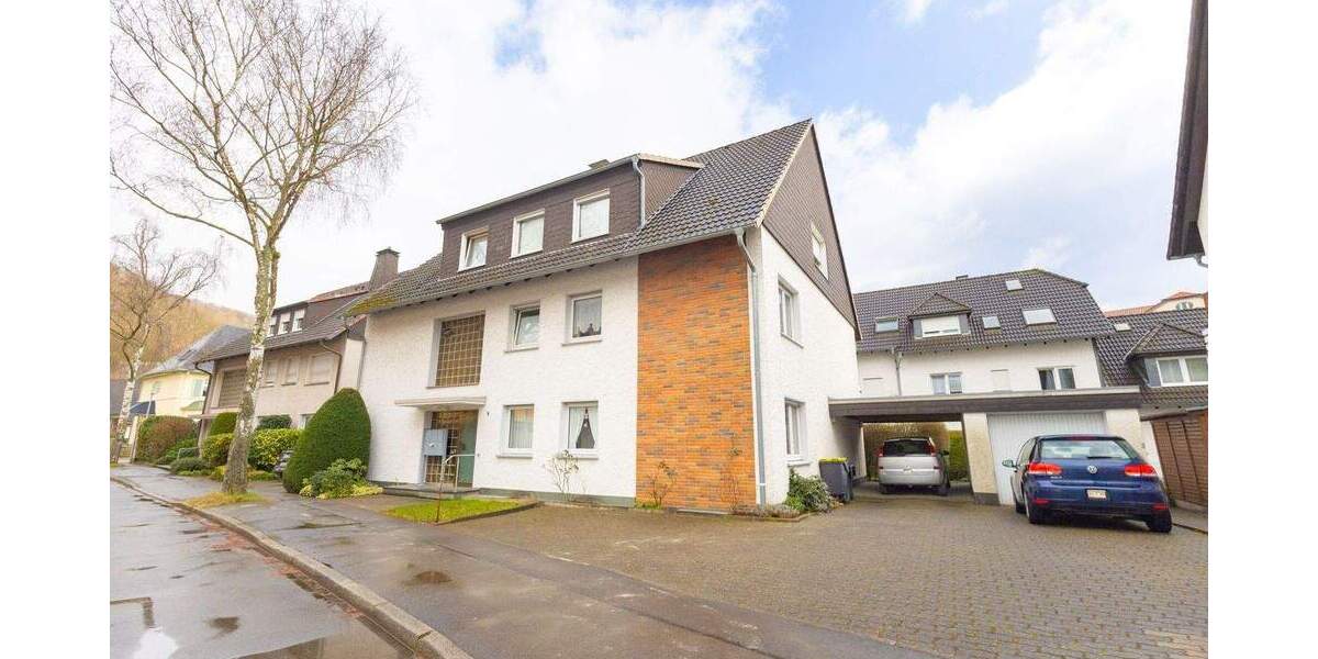 Menden Zentrum gepflegte Dachgeschoss Wohnung mit großem Balkon 3 zimmer