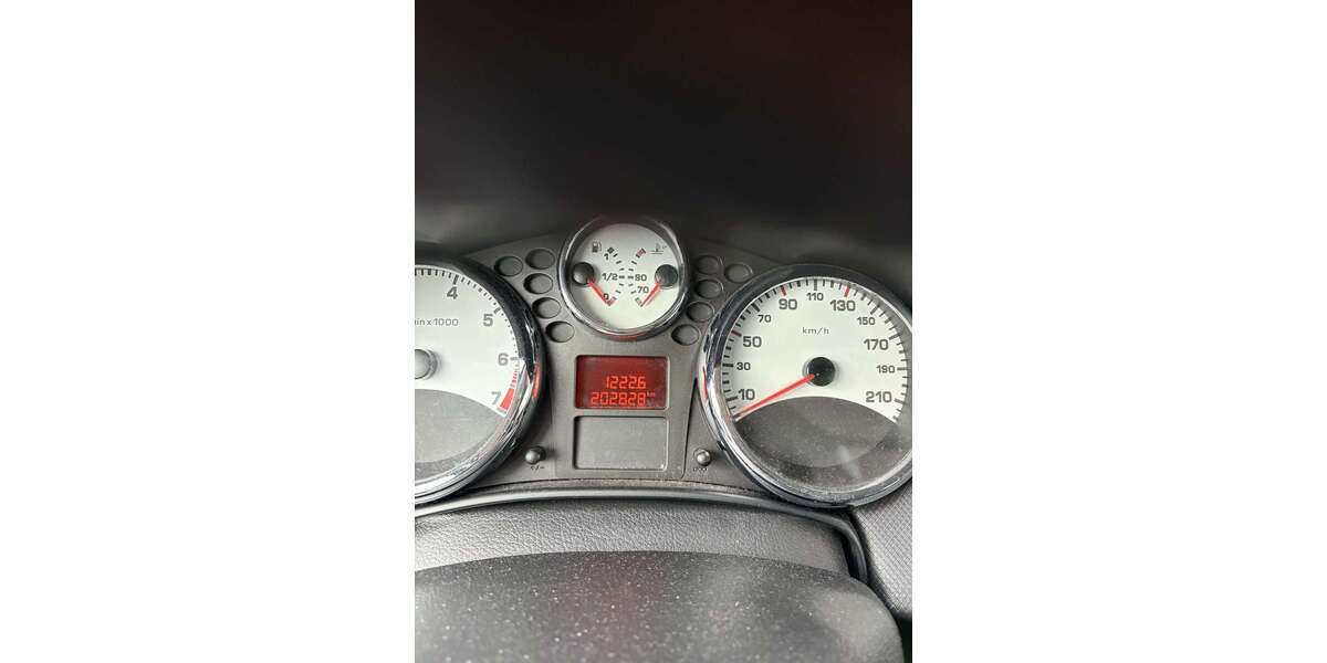 Peugeot 207 202.000 km 900 &euro; Freudenstadt 72250