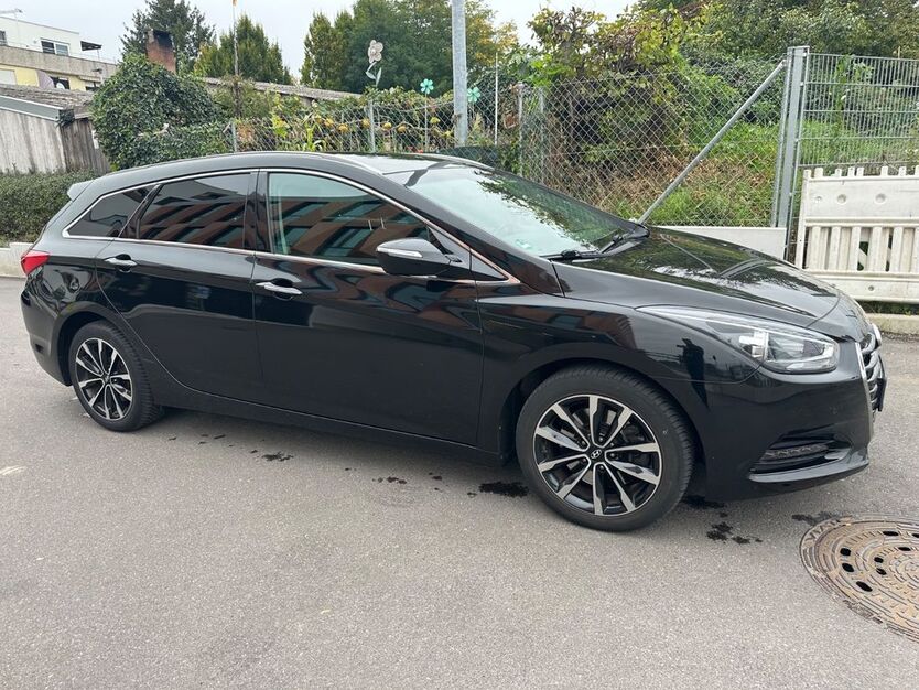 Hyundai i40 83.000 km 11.999 € Ditzingen 71254