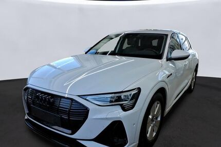 Audi e-tron 69.366 km 30.990 &euro; Hamburg 22047