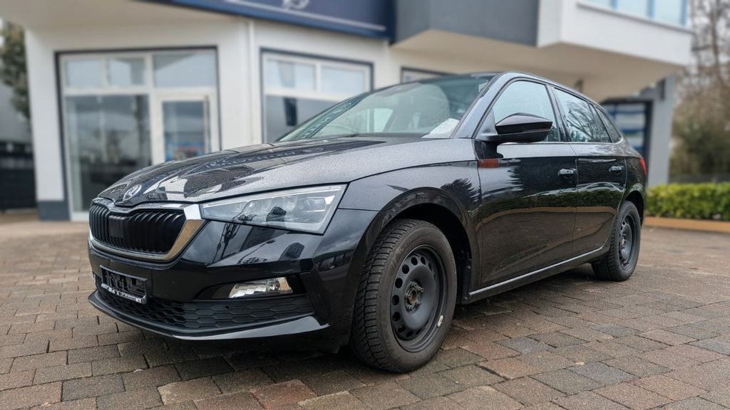 Skoda Scala 99.000 km 17.499 &euro; Niederlauken 61276