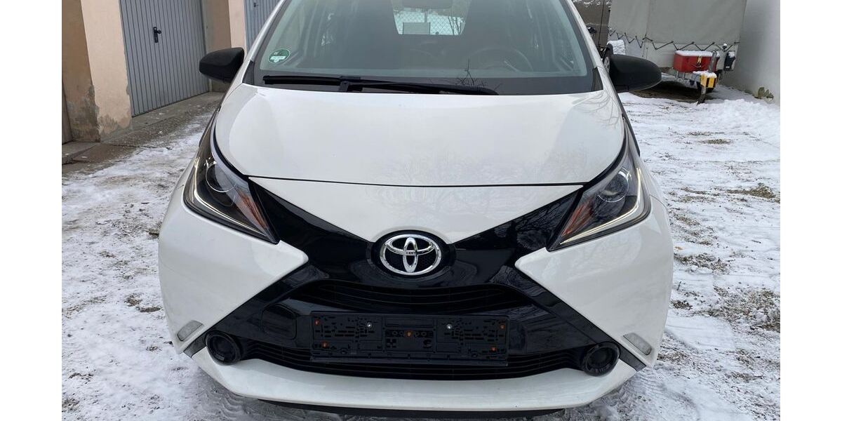 Toyota Aygo (X) 77.500 km 6.550 &euro; Hohenthann 84098