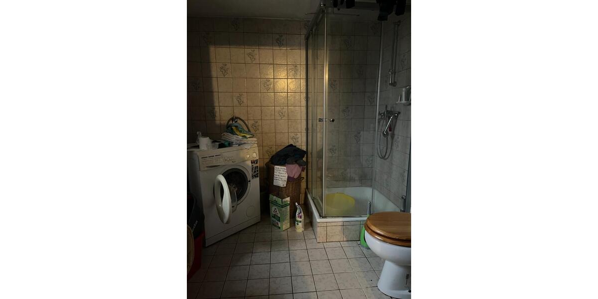 Hof-Wohngemeinschaft im Grünen – 3 gleich große Zi, ca.180 qm 5 zimmer