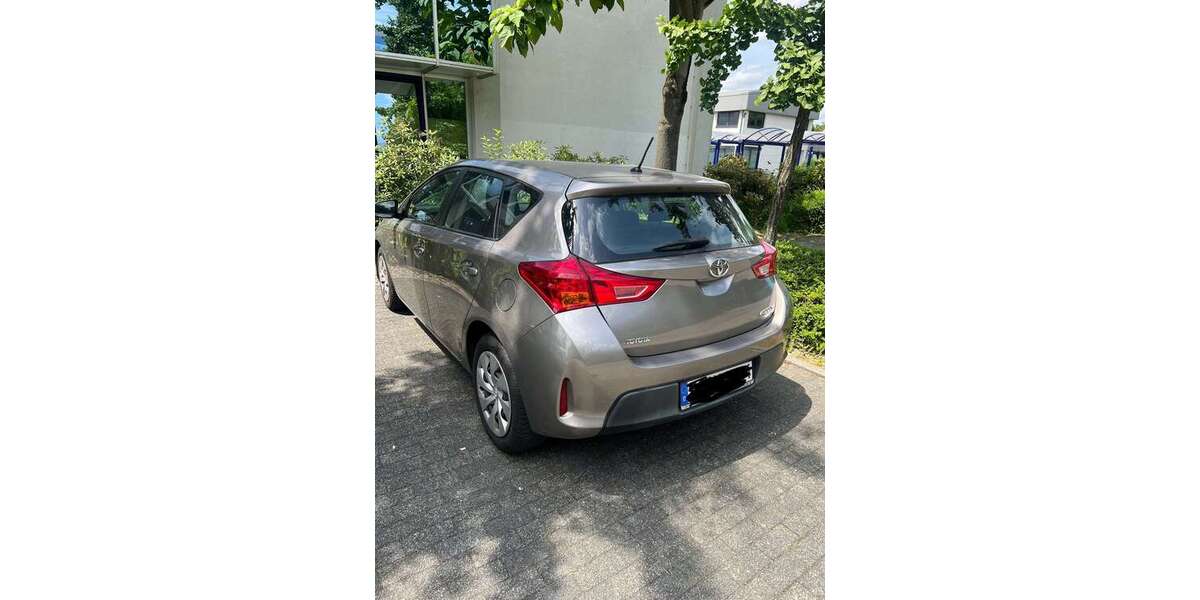 Toyota Auris 125.000 km 8.500 &euro; Bickenbach 64404