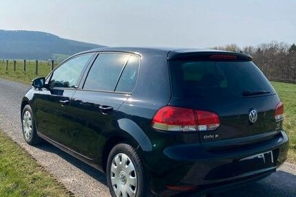 VW Golf 211.000 km 5.900 &euro; Lügde 32676