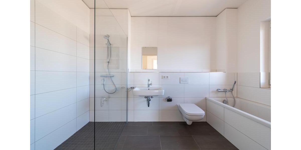 Etagenwohnung Halle (Saale) Gesundbrunnen - 5 Zimmer, 122 m&sup2;, 1.529&euro; | Angebot:26097644