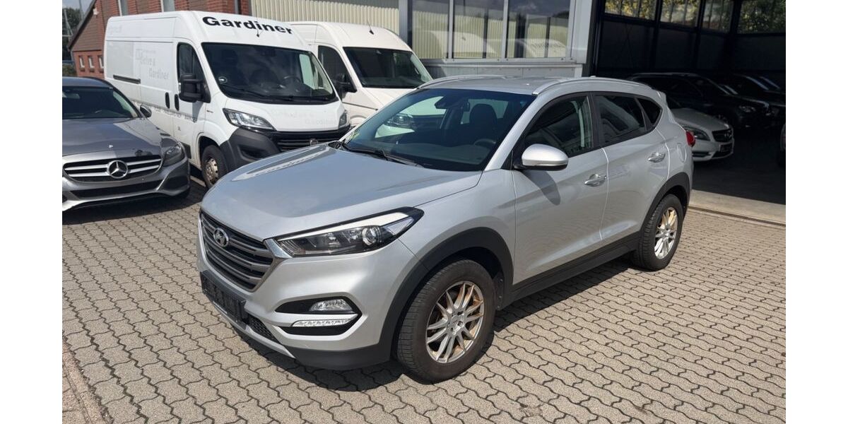 Hyundai TUCSON 264.000 km 8.990 &euro; Flensburg 24941