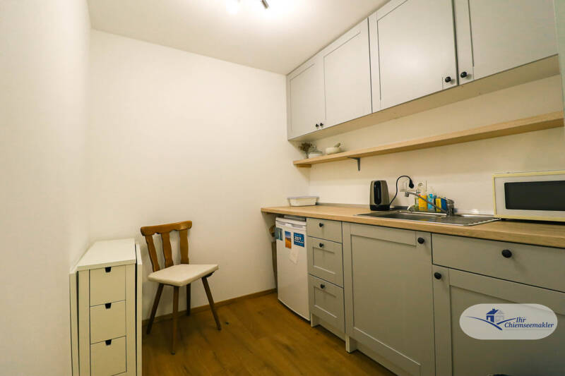 Flexible Büro-Praxiseinheit mit ca. 80?m², separaten Räumen, Küche und 3 Stellplätzen