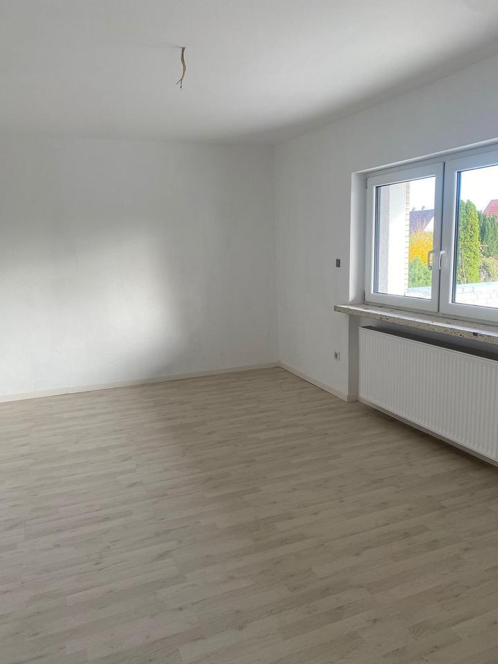 Moderne 3-Zimmer-Wohnung mit Dachterrasse und Tiefgarage in Arpke zimmer