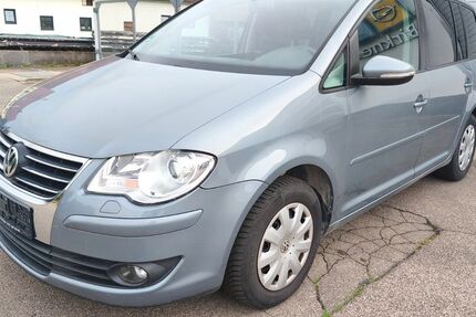 VW Touran 287.000 km 2.990 &euro; Jettingen-Scheppach 89343