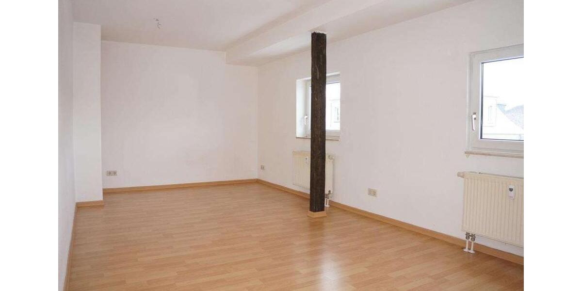 Dachgeschoßwohnung Zwickau - 1 Zimmer, 38 m&sup2;, 240&euro; | Angebot:25977801