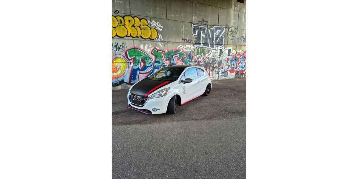 Peugeot 208 172.000 km 5.499 &euro; Lottorf 24878