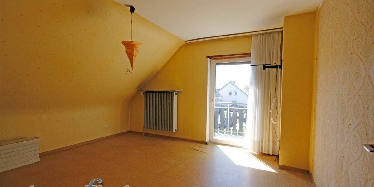 Mehrfamilienhaus, Wohnhaus Püttlingen - 6 Zimmer, 265.000&euro; | Angebot:26376561