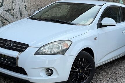 Kia ceed / Ceed 225.000 km 1.950 &euro; Berlin 10245