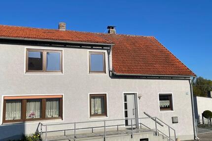 Haus Neustadt an der Donau - 3 Zimmer, 180 m&sup2;, 1.100&euro; | Angebot:26395377