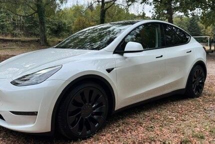 Tesla Model Y 15.515 km 38.900 &euro; Stuttgart 70327