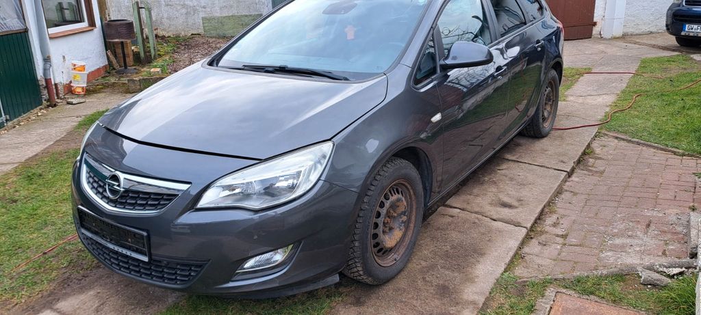 Opel Astra 225.879 km 3.000 &euro; meesiger 17111