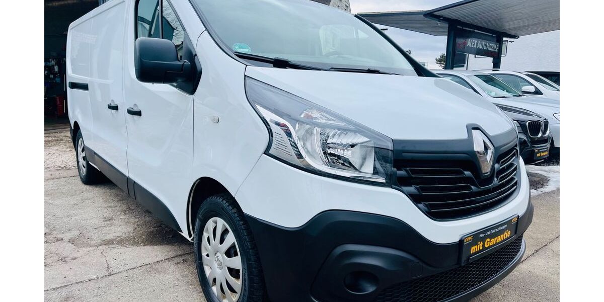 Renault Trafic 72.000 km 11.990 &euro; München 81825
