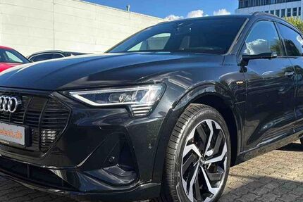 Audi e-tron 26.318 km 46.950 € Hamburg 22047