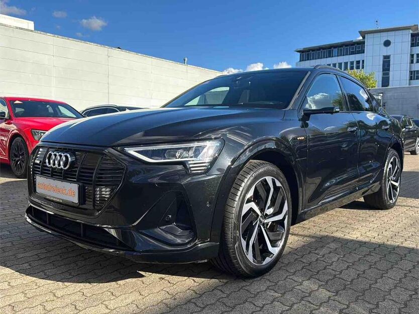 Audi e-tron 26.318 km 46.950 € Hamburg 22047