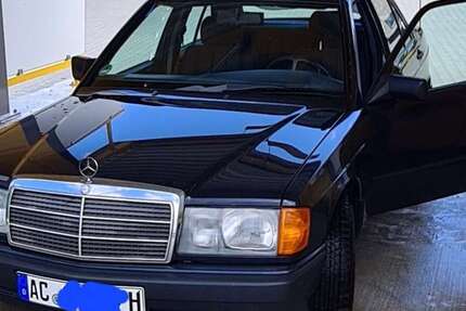 Mercedes-Benz 190 242.000 km 6.800 € Aachen 52072