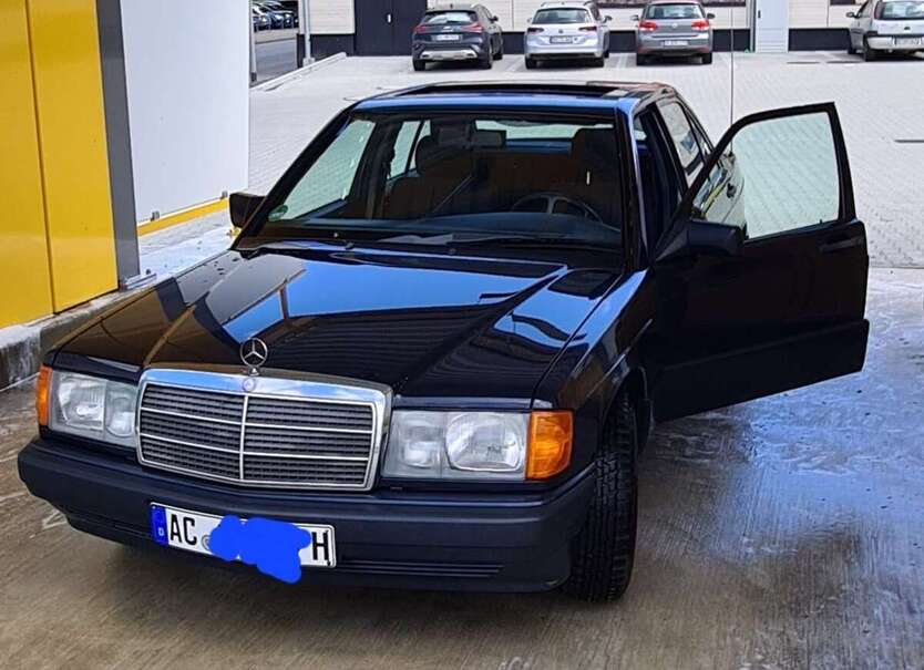 Mercedes-Benz 190 242.000 km 6.800 € Aachen 52072