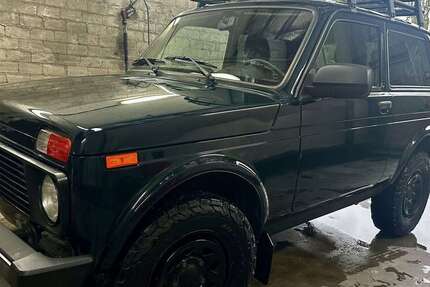 Lada Urban 50.500 km 14.000 € Nideggen Abenden 52385
