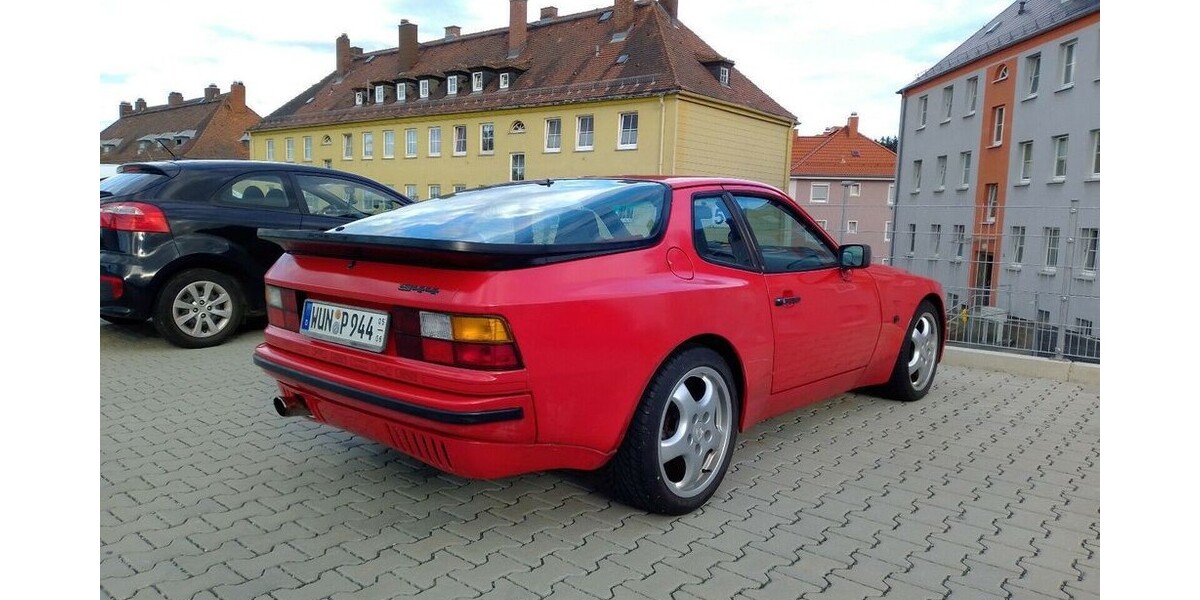 Porsche 944 208.000 km 17.800 &euro; Kirchenlamitz 95153