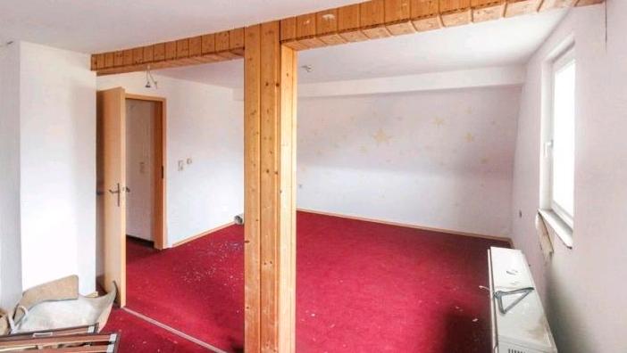 Einfamilienhaus Bad Königshofen im Grabfeld - 8 Zimmer, 196 m&sup2;, 130.000&euro; | Angebot:24979773