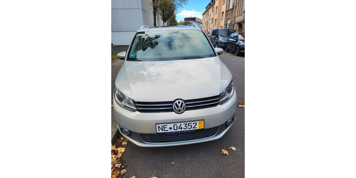 VW Touran 236.300 km 9.000 &euro; Düsseldorf 40549