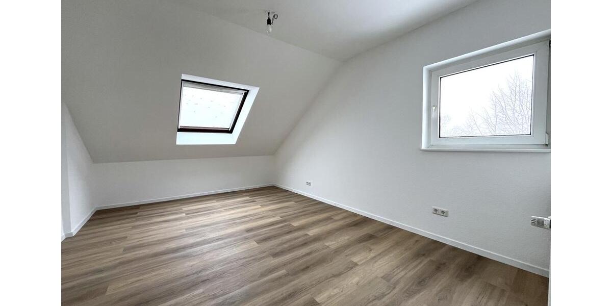 Dachgeschoßwohnung Oyten - 3 Zimmer, 74 m&sup2;, 670&euro; | Angebot:24766191
