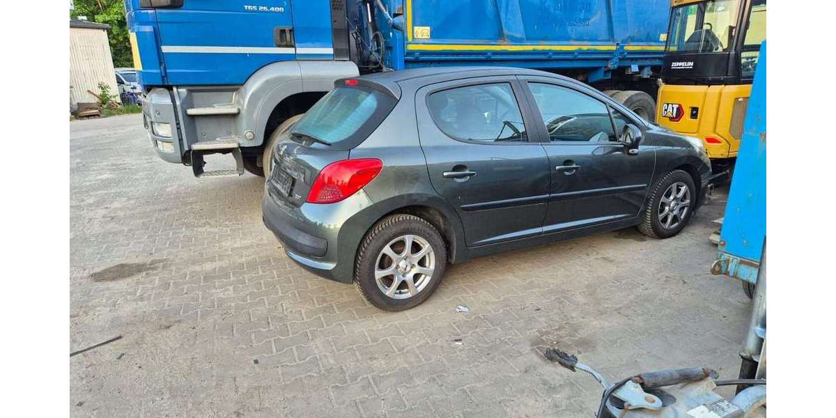 Peugeot 207 164.790 km 2.100 &euro; berlin 12437