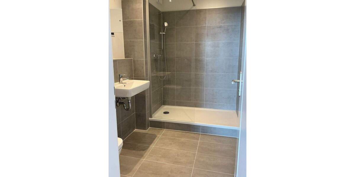 Etagenwohnung Köln Bayenthal - 3 Zimmer, 98 m&sup2;, 1.680&euro; | Angebot:25371388