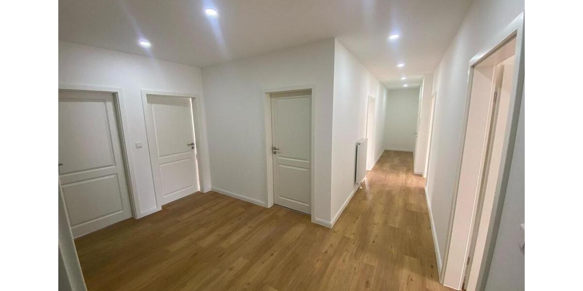 Dachgeschoßwohnung Elmshorn - 4 Zimmer, 120 m&sup2;, 1.350&euro; | Angebot:26296591