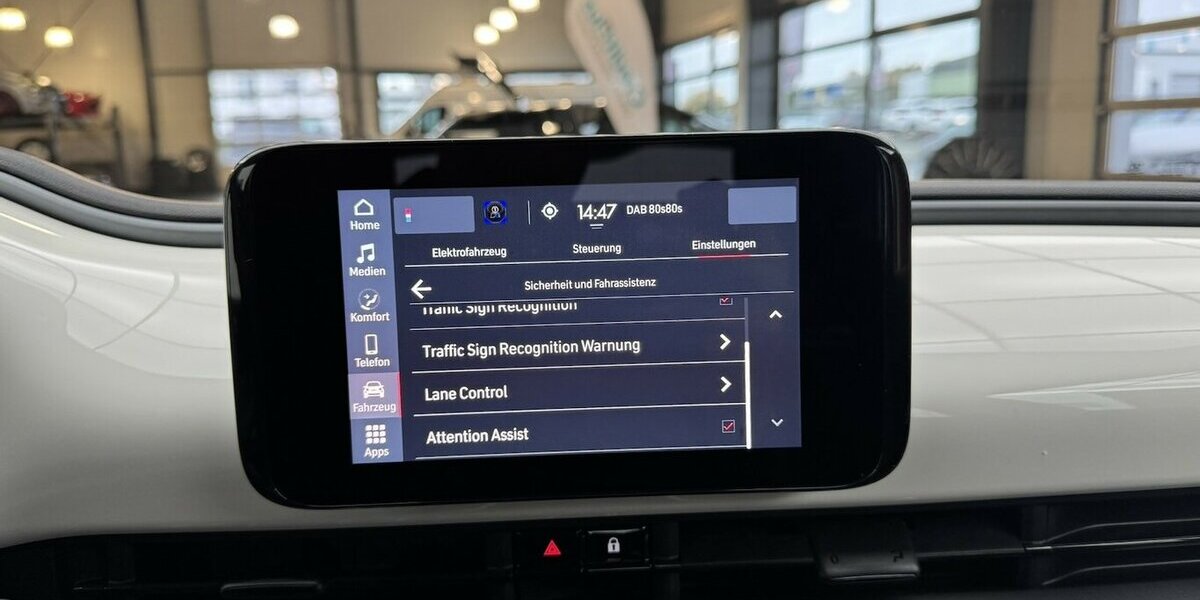 Fiat 500e Action CarPlay Android Automatik 1.Hand 23.004 km 13.120 &euro; Lich 35423