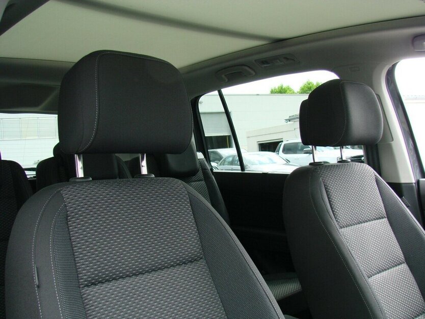 Touran 1.5TSI Comfortline 7-Sitzer Pano Standheizu