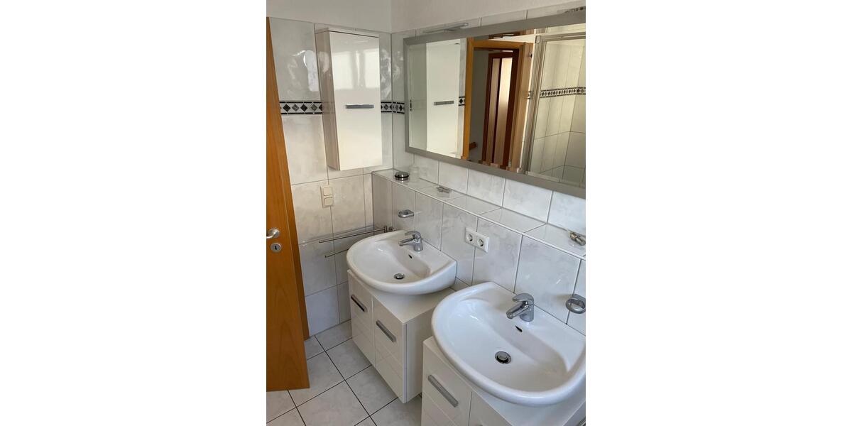 Doppelhaushälfte Wuppertal Gemarkung Nächstebreck - 5 Zimmer, 180 m&sup2;, 1.800&euro; | Angebot:26030238