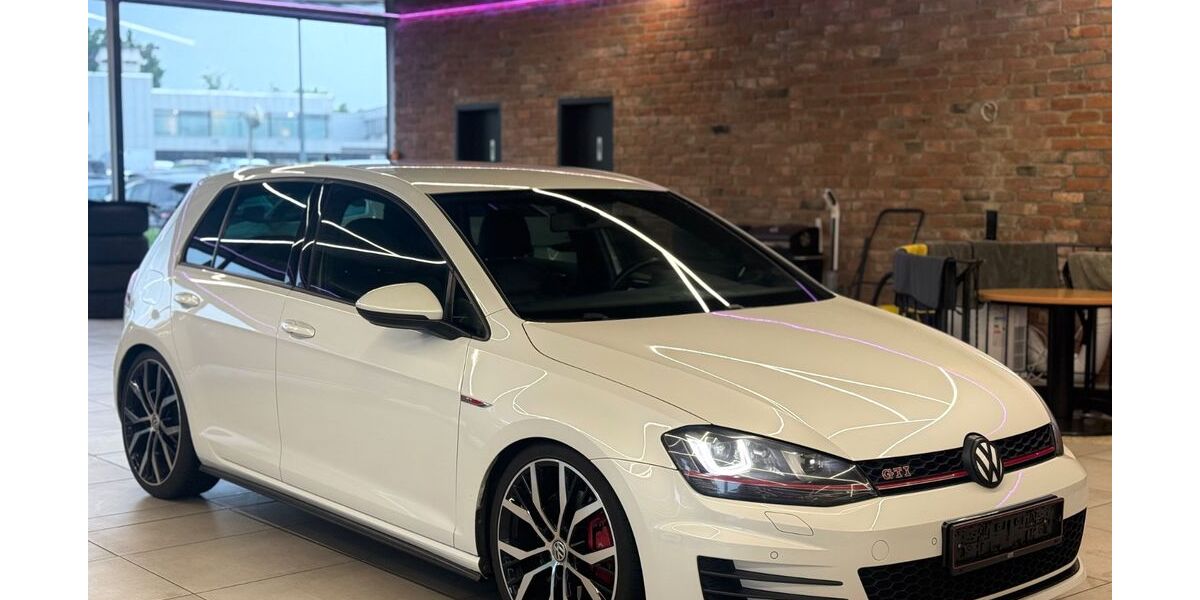 VW Golf 114.000 km 16.499 &euro; Achern 77855