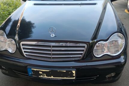 Mercedes-Benz C 180 220.000 km 2.490 &euro; Spiegelberg 71579